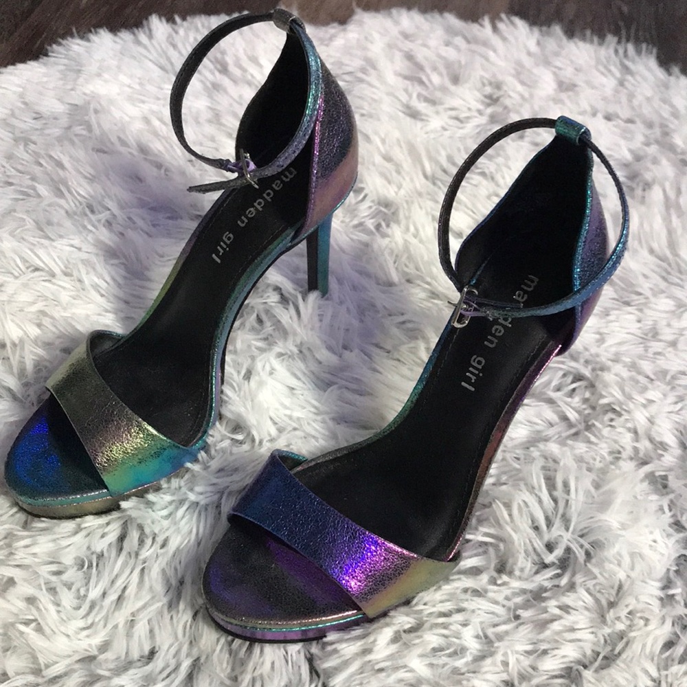 Iridescent heels